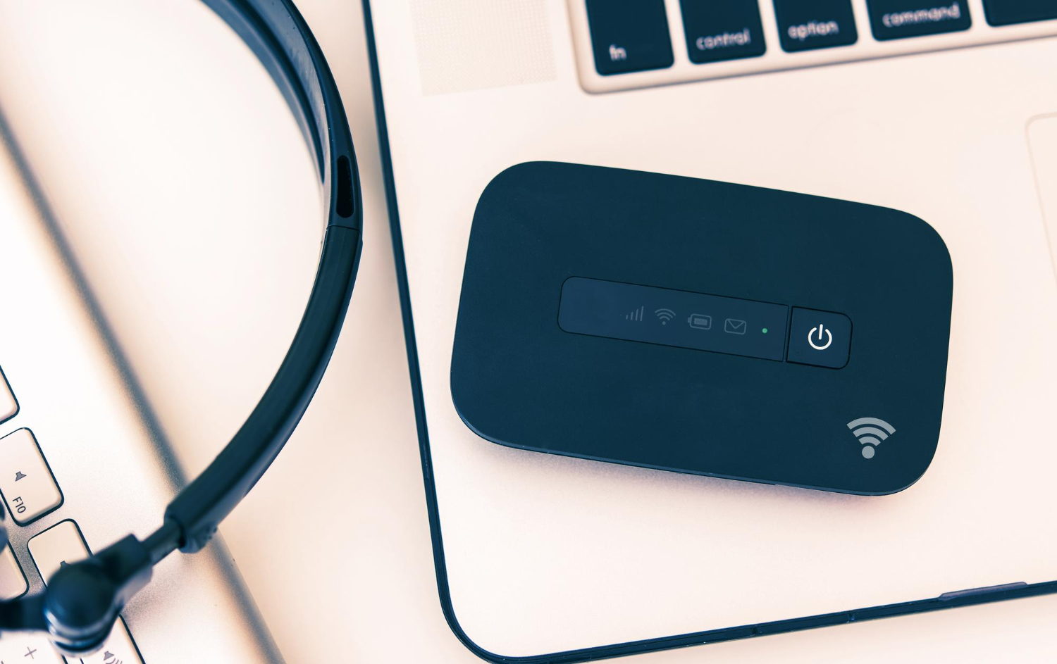 MiFi (Portable Wi-Fi) 